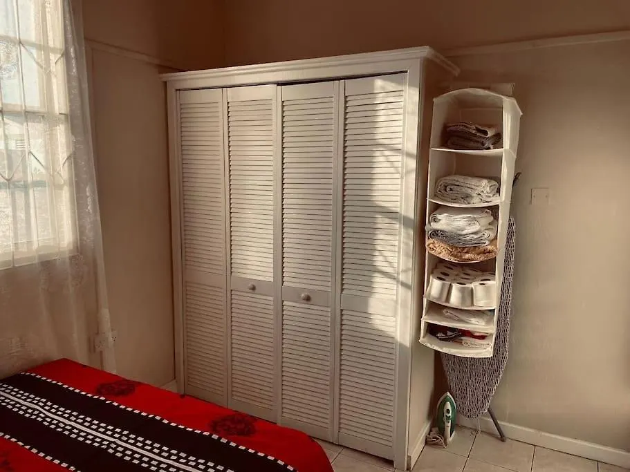 Apartment Shabbehs Inn Roseau